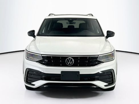 Used 2024 Volkswagen Tiguan SE R-Line FWD image 2