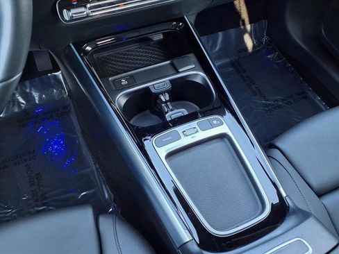 Used 2025 Mercedes-Benz GLA 250 4MATIC image 7