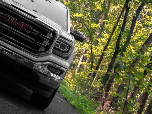 Used 2018 GMC Sierra 1500 SLT AWD/4WD image 4