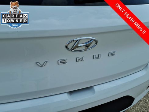Used 2026 Hyundai Venue SEL FWD image 9