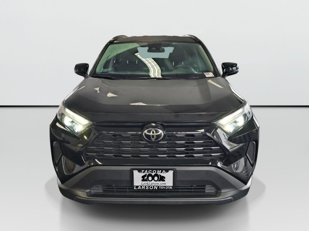 Used 2025 Toyota RAV4 XLE AWD/4WD image 8