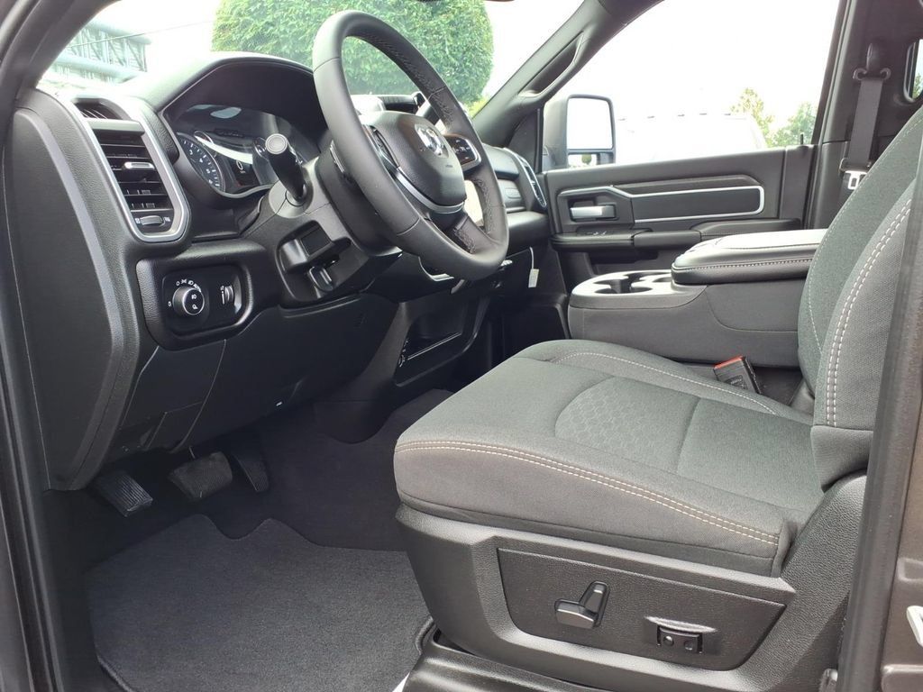 Used 2025 RAM 2500 Big Horn AWD/4WD image 12