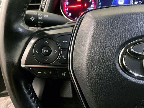 Used 2019 Toyota Camry XSE image 18