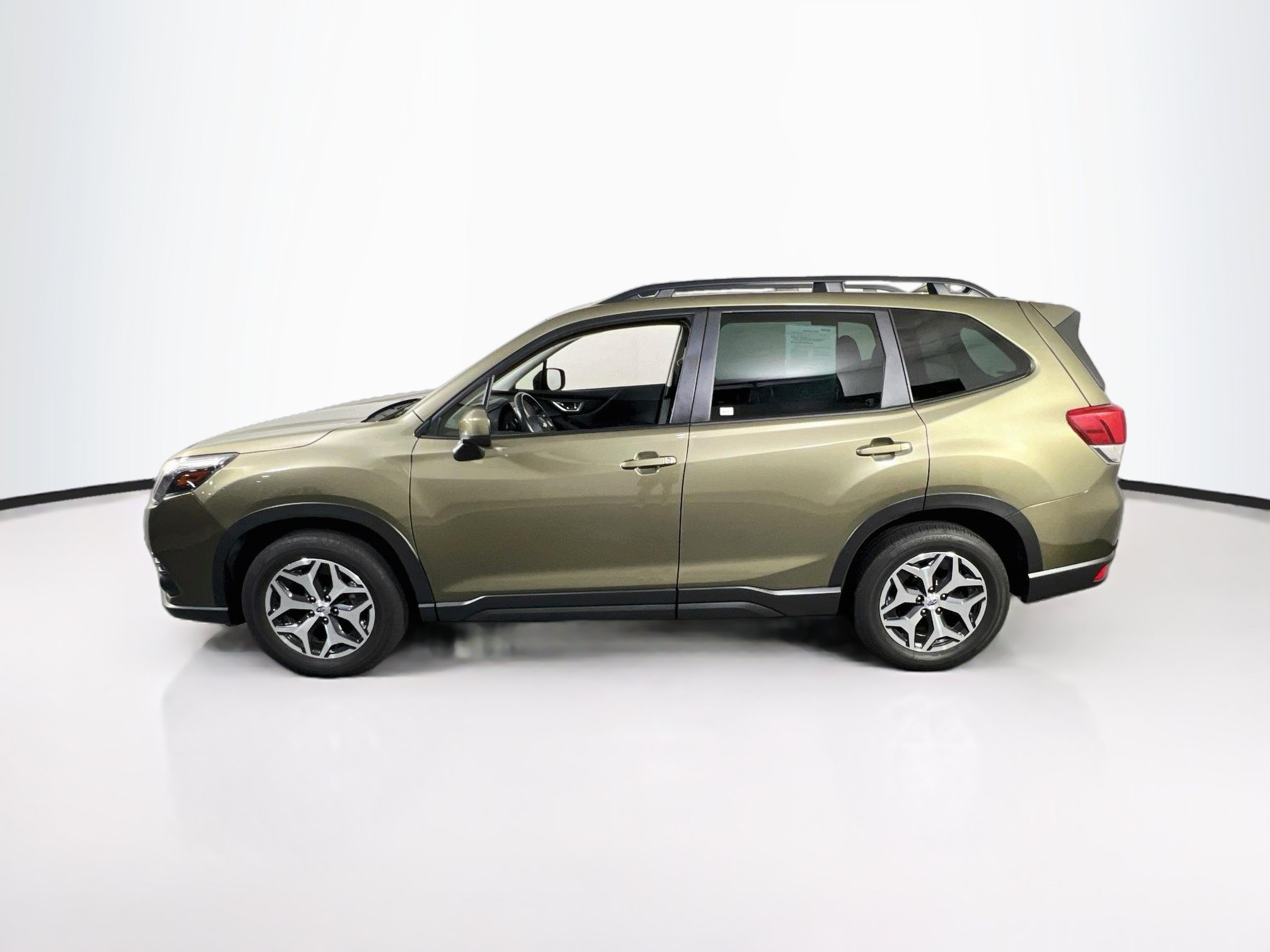 Used 2023 Subaru Forester Premium AWD/4WD image 8