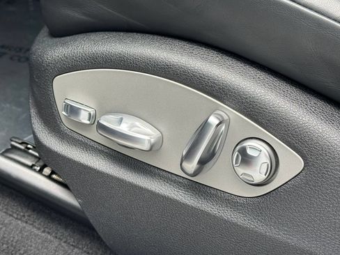 Used 2023 Porsche Macan AWD/4WD image 13