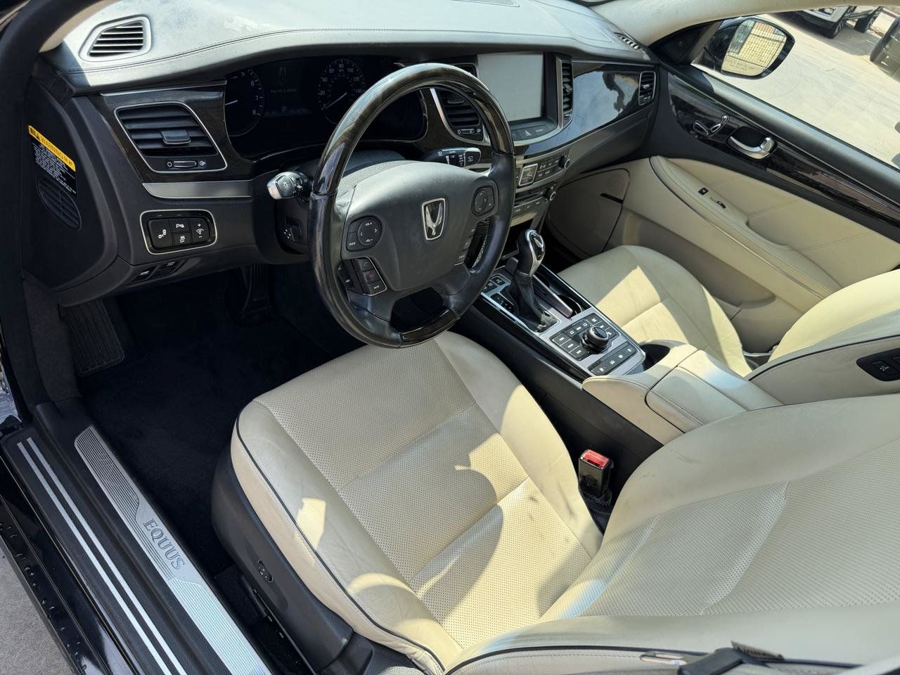 Used 2016 Hyundai Equus Signature RWD image 10