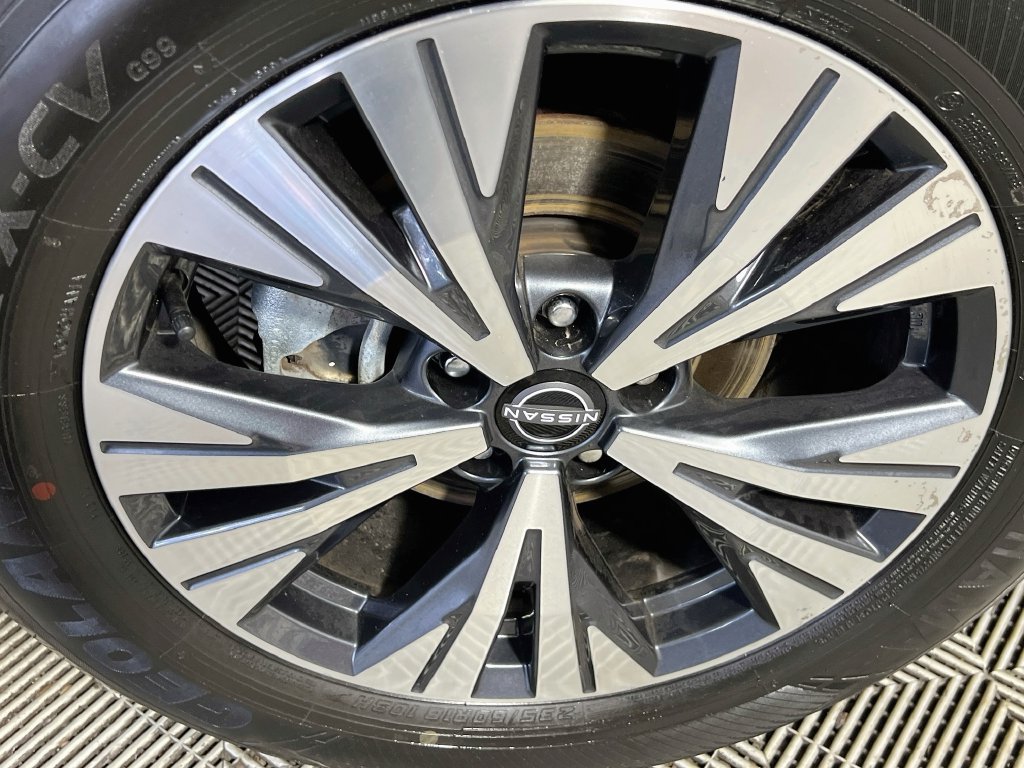 Used 2023 Nissan Rogue SV AWD/4WD image 11