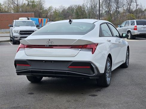 New 2026 Hyundai Elantra Blue image 7