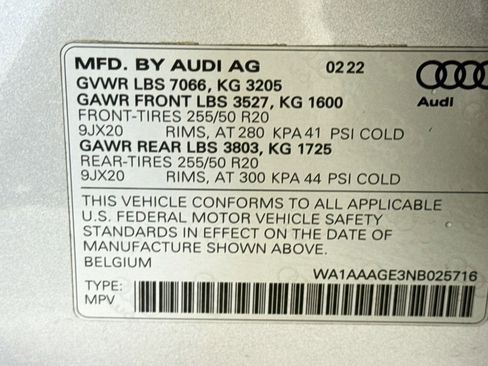 Used 2022 Audi e-tron Premium w/ Convenience Plus Package image 31