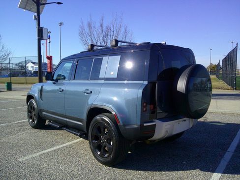 Used 2022 Land Rover Defender 110 SE image 12