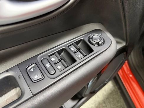 Used 2020 Jeep Renegade Altitude w/ UConnect 8.4 Nav Group AWD/4WD image 18