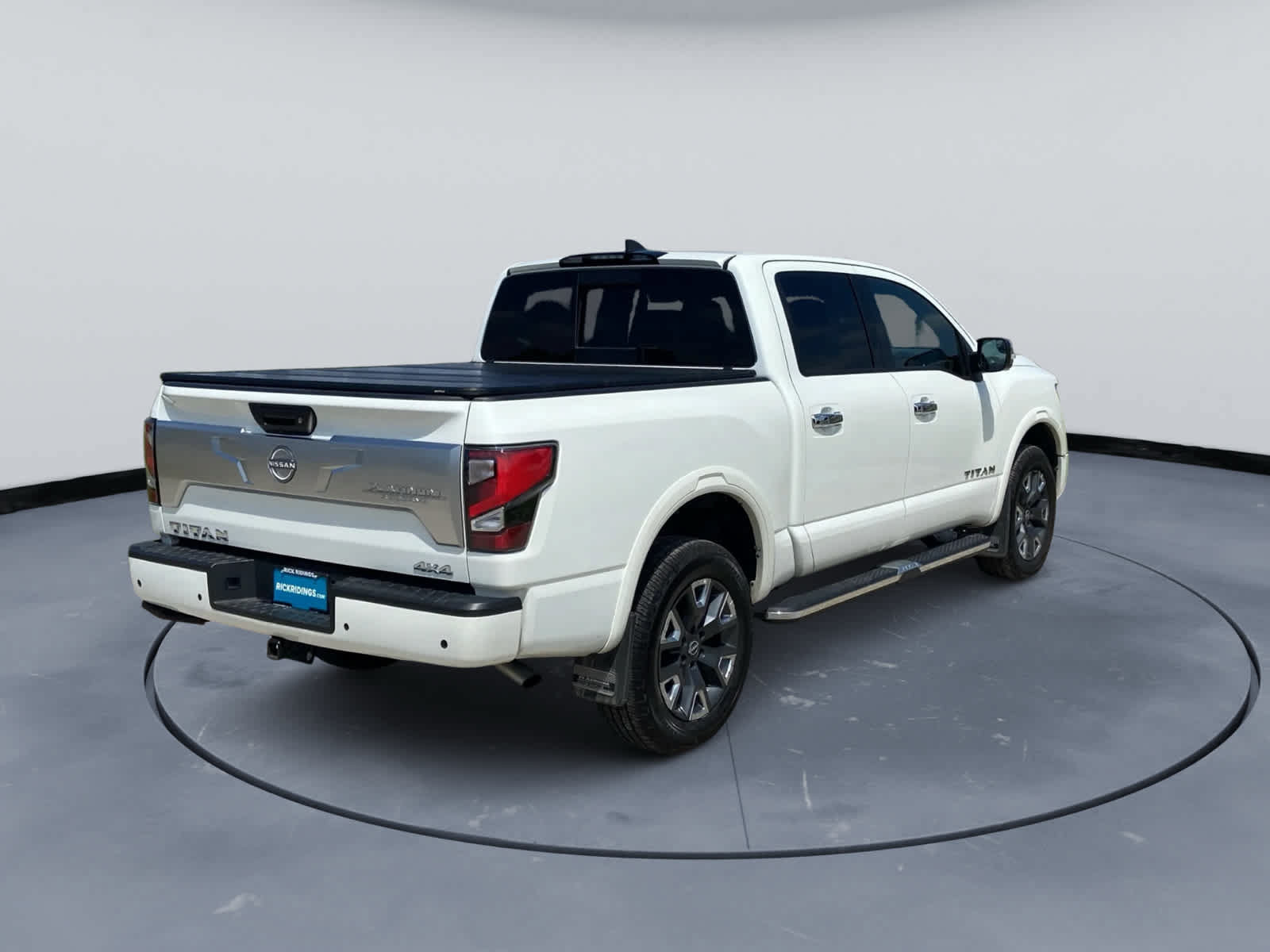 Used 2024 Nissan Titan Platinum Reserve w/ Moonroof Package AWD/4WD image 7