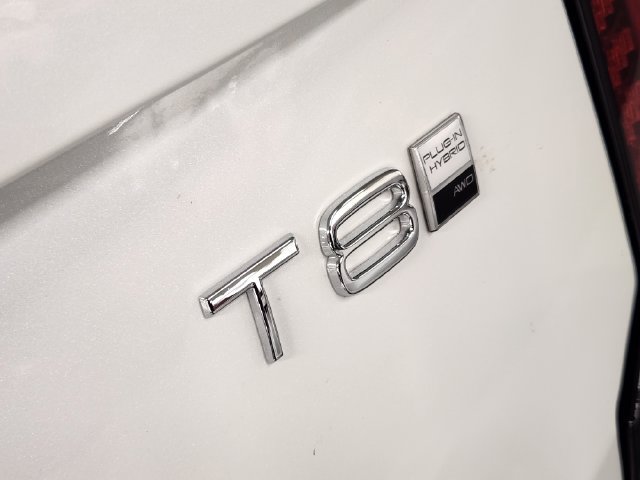 New 2026 Volvo XC90 T8 Plus w/ Protection Package Premier AWD/4WD image 13