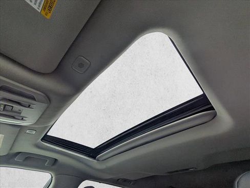 Used 2024 Toyota Highlander XLE image 15