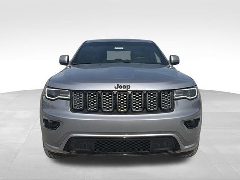 Used 2021 Jeep Grand Cherokee Laredo X AWD/4WD image 2