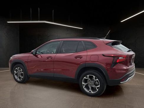 Used 2025 Chevrolet Trax LT w/ Driver Confidence Package FWD image 5
