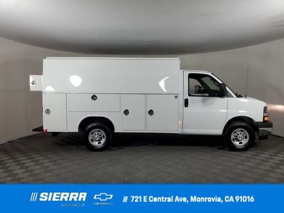 New 2025 Chevrolet Express 3500 w/ Power Convenience Package
