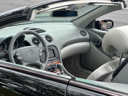 Used 2005 Mercedes-Benz SL 500 image 26