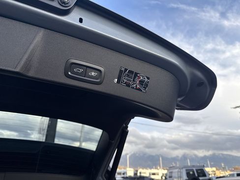 Used 2020 Volvo XC40 T5 Inscription w/ Protection Package Premier image 18