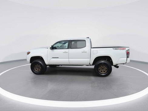 Certified 2020 Toyota Tacoma TRD Sport w/ Technology Package AWD/4WD image 5