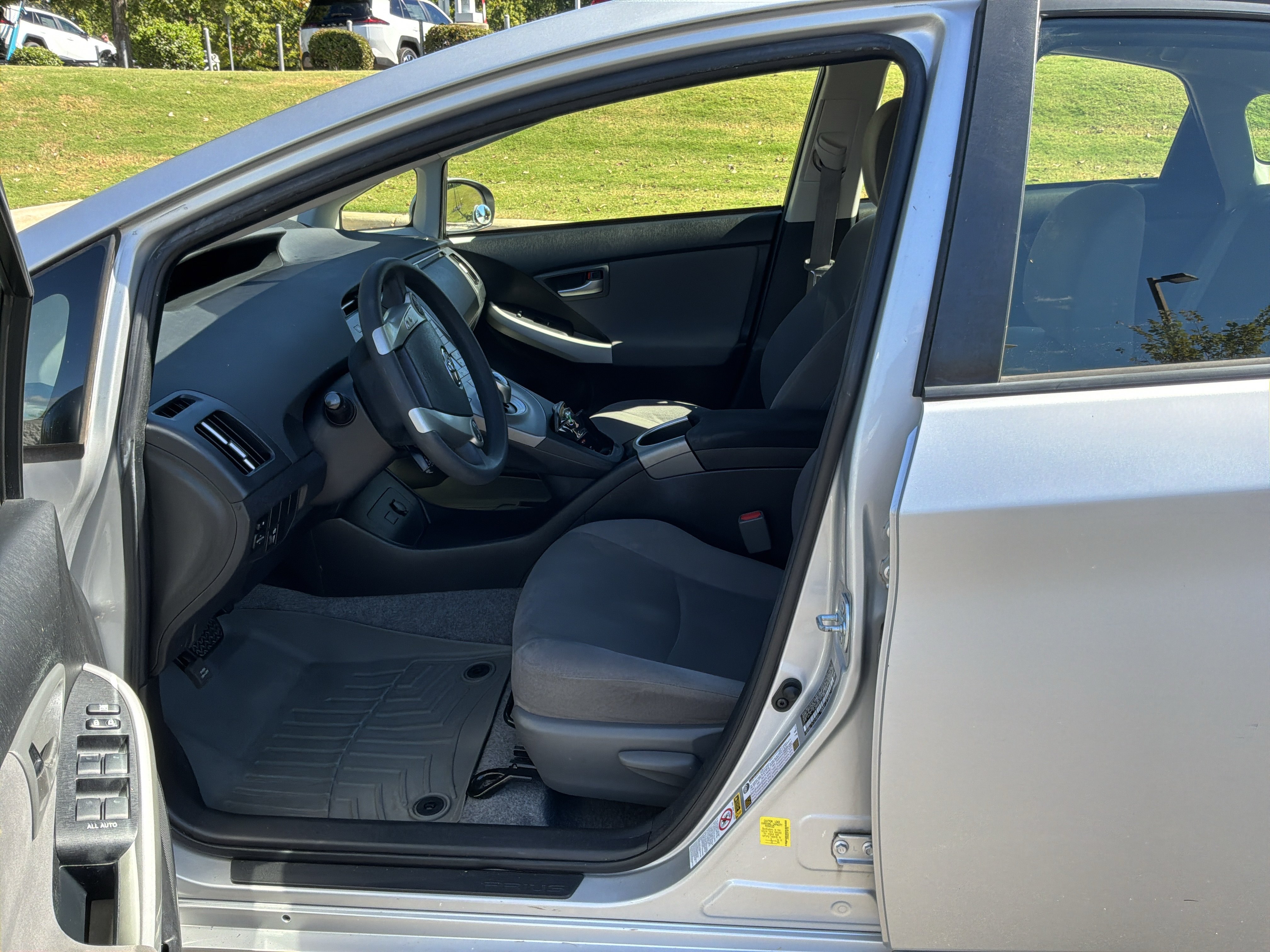 Used 2015 Toyota Prius Two FWD image 16