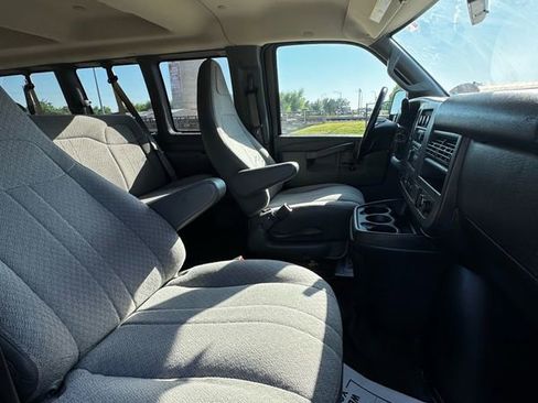Used 2018 Chevrolet Express 2500 LS w/ Driver Convenience Package RWD image 16