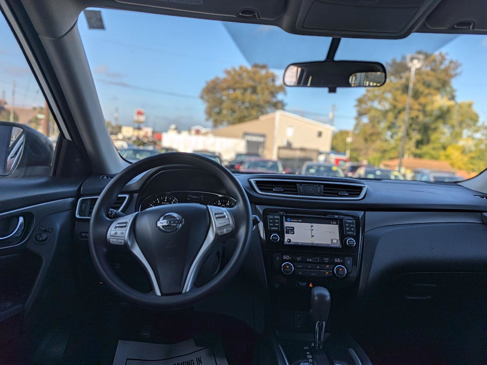 Used 2014 Nissan Rogue SV w/ SV Premium Package AWD/4WD image 2