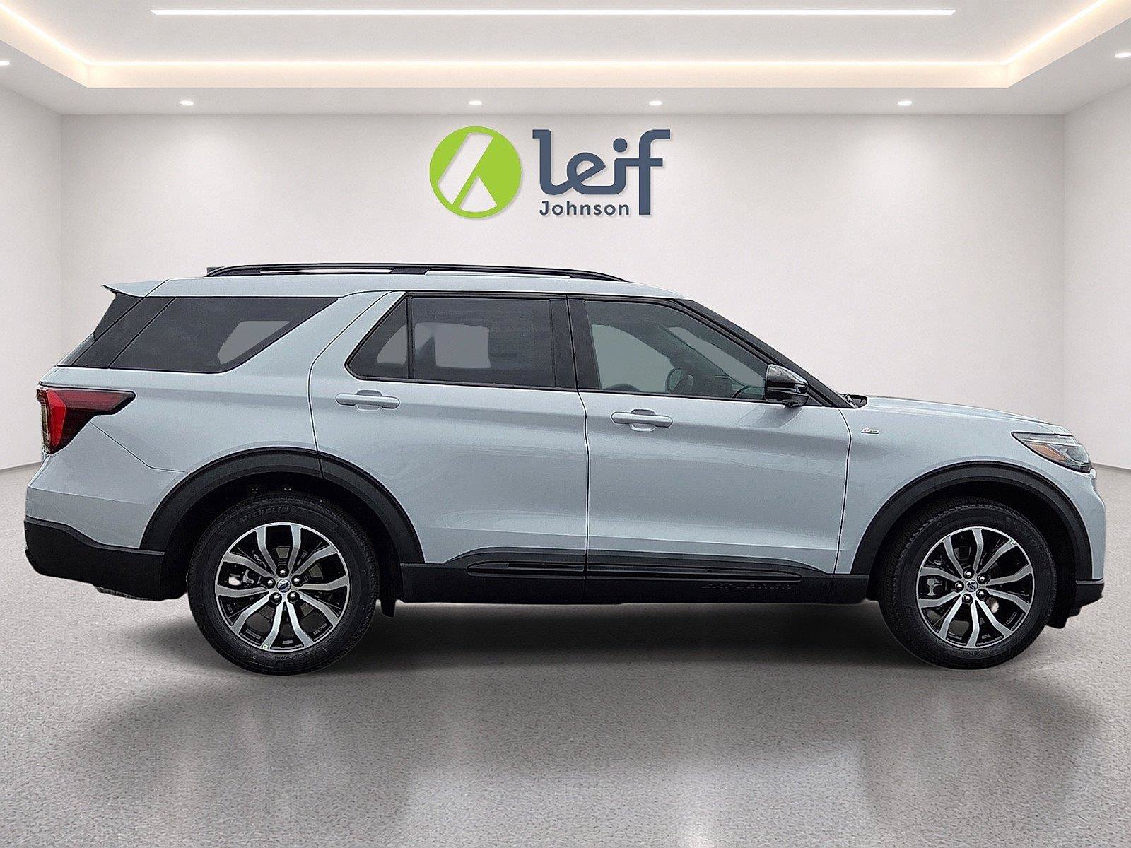 New 2026 Ford Explorer ST-Line w/ Premium Package RWD image 7