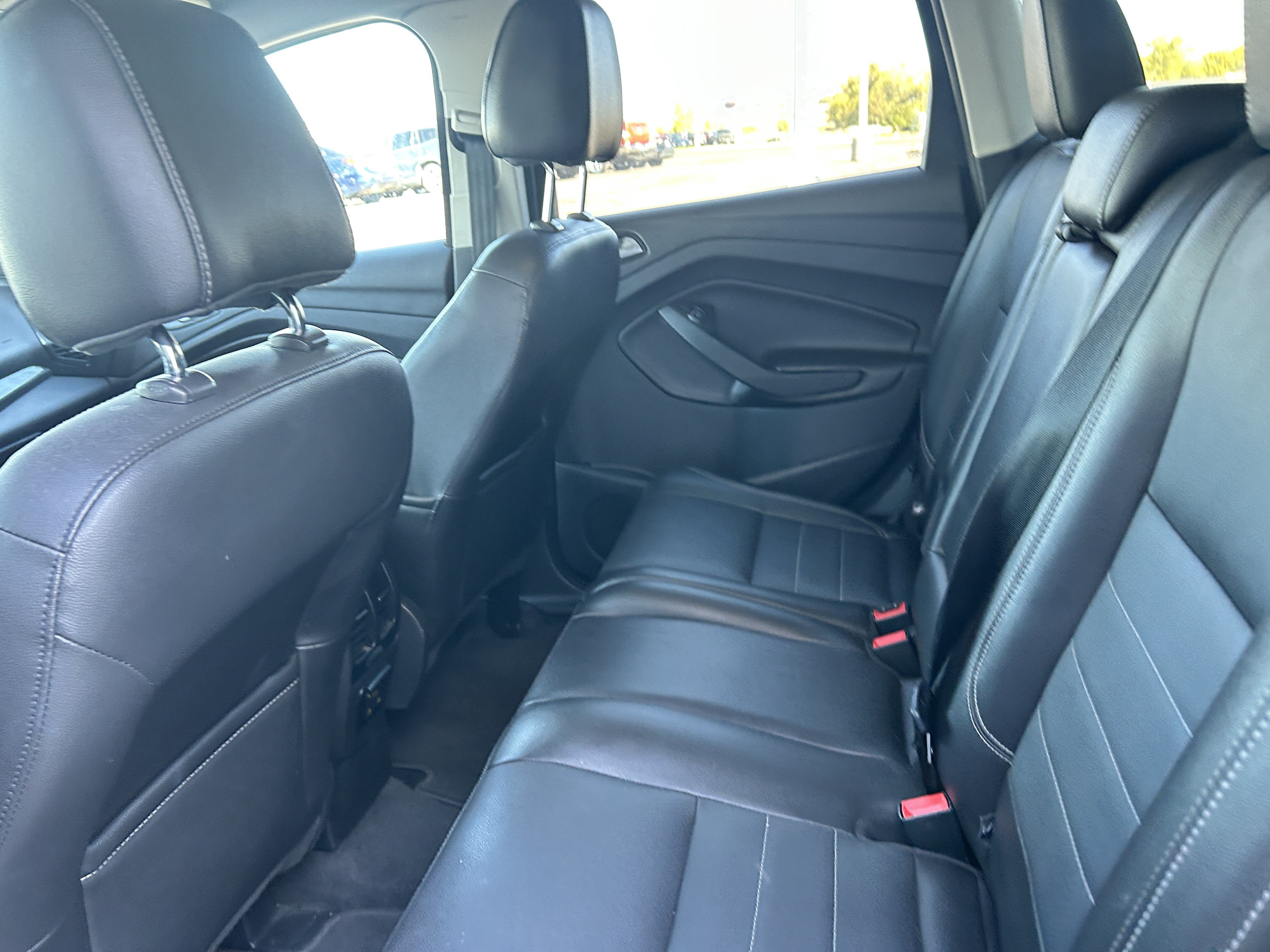 Used 2014 Ford Escape Titanium w/ Equipment Group 401A FWD image 9