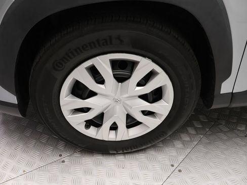 Certified 2022 Toyota Corolla Cross L FWD image 4