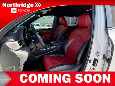 Used 2023 Toyota Highlander XSE image 6
