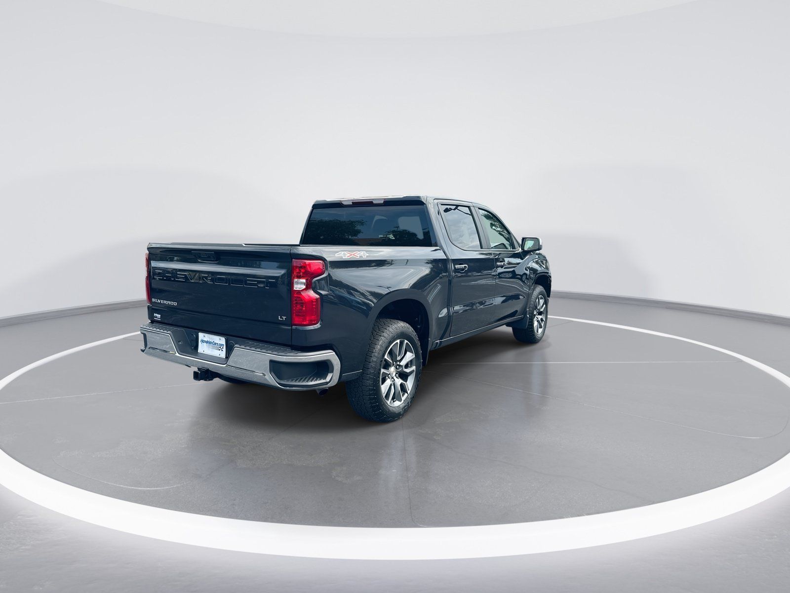 Used 2024 Chevrolet Silverado 1500 LT AWD/4WD image 9