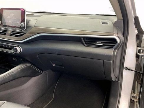 Used 2023 Nissan Altima 2.5 SV FWD image 16
