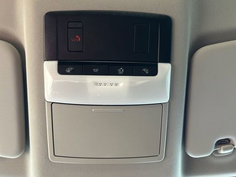 Used 2024 Nissan Rogue SV image 29