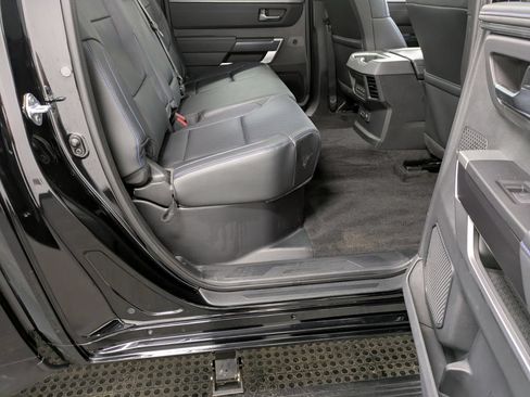 Used 2024 Toyota Tundra Platinum AWD/4WD image 28