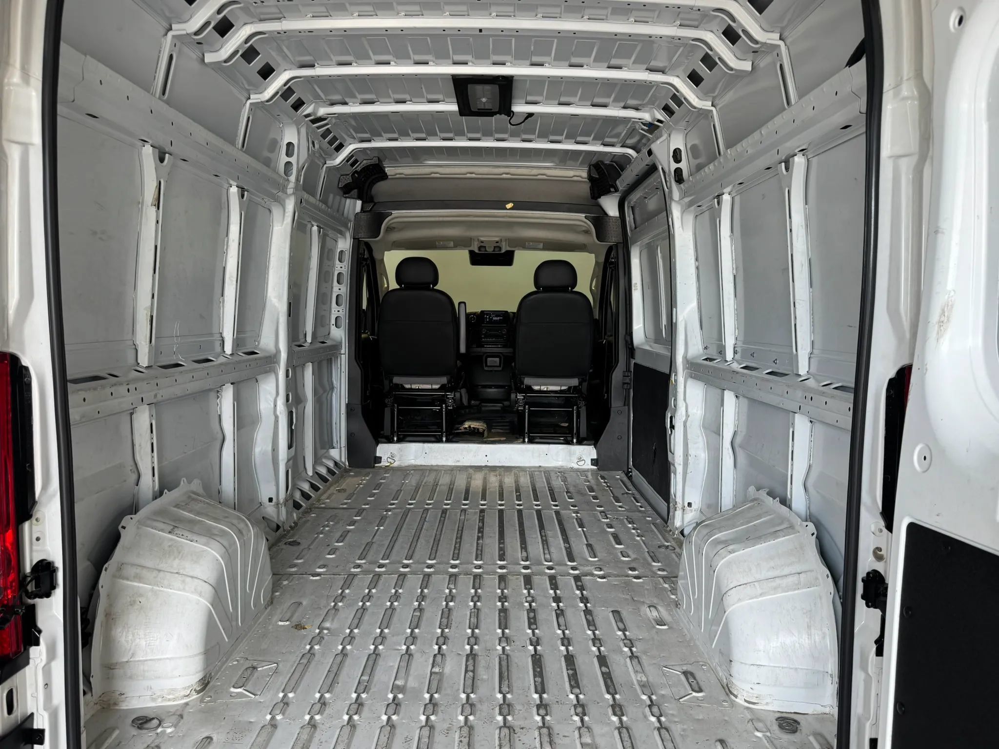 Used 2024 RAM ProMaster 2500 w/ Convenience Group FWD image 27