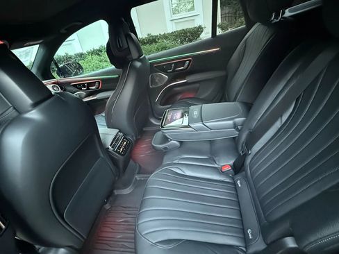 Used 2023 Mercedes-Benz EQS 580 4MATIC SUV image 28