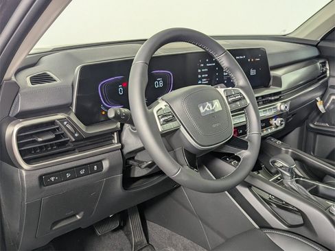 New 2025 Kia Telluride S image 11
