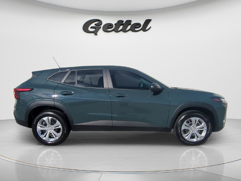 Used 2026 Chevrolet Trax LS w/ Driver Confidence Package FWD image 4