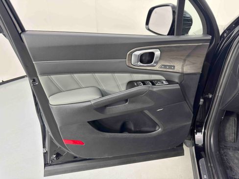 Used 2025 Kia Sorento SX Prestige w/ Sage Leather Package image 46