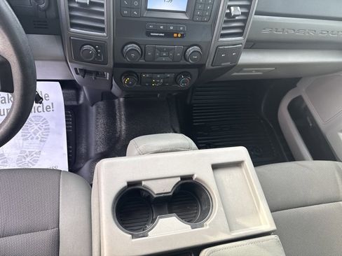 Used 2020 Ford F250 XL w/ Power Equipment Group image 17