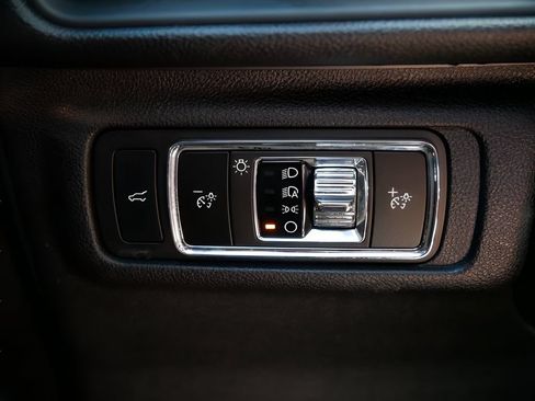 Used 2025 Lincoln Corsair AWD w/ Equipment Group 101A image 16