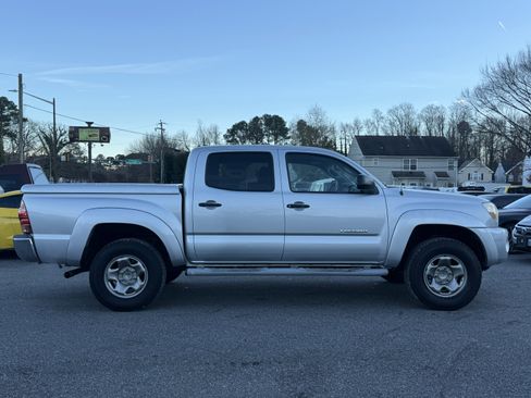 Used 2006 Toyota Tacoma PreRunner image 5