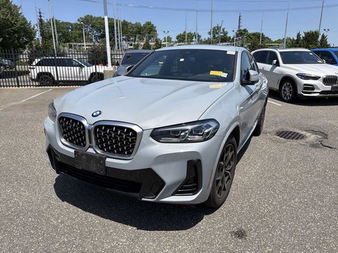 Used 2024 BMW X4 xDrive30i w/ M Sport Package AWD/4WD image 2