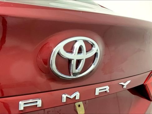 Used 2019 Toyota Camry LE image 29