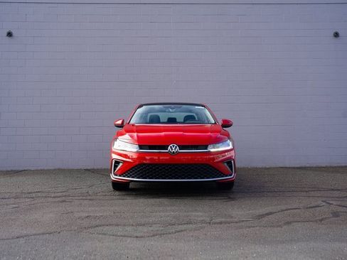 New 2026 Volkswagen Jetta SE image 2