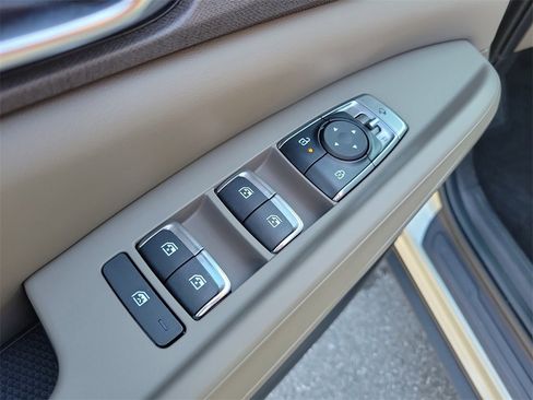 New 2026 Kia Carnival EX image 21