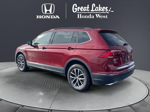 Used 2020 Volkswagen Tiguan SE w/ Panoramic Sunroof Package image 3