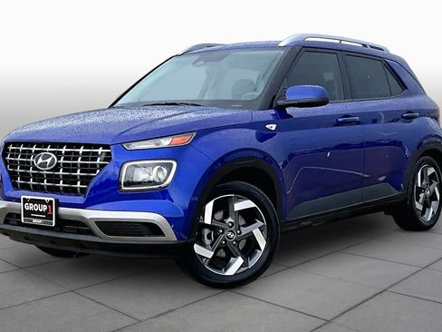 Certified 2025 Hyundai Venue SEL FWD image 1