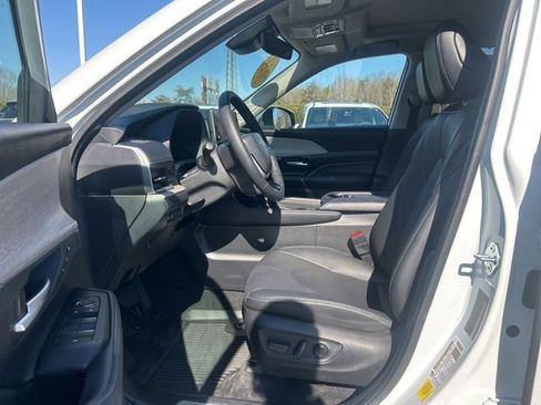 Used 2024 Toyota Grand Highlander Limited image 12